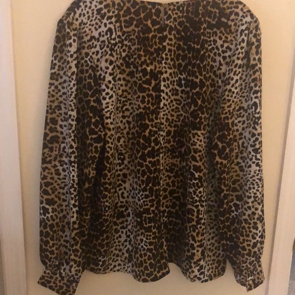 Leopard print women’s blouse - Picture 2 of 4